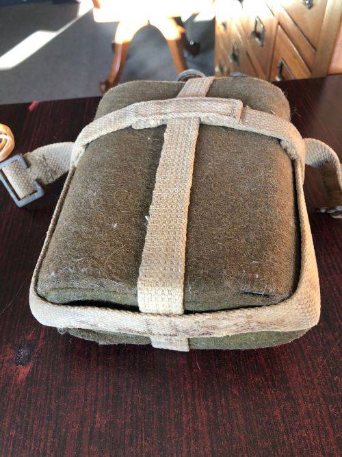 PATTERN 37-WW2 WATER BOTTLE WITH CARRIER AND STOPPER
