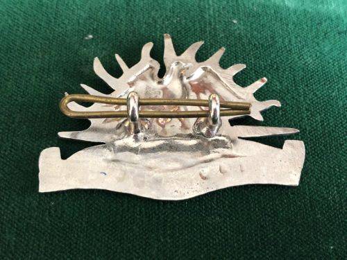 MALAWI POLICE,CHROME + ENAMEL CAP BADGE- 2 LUGS