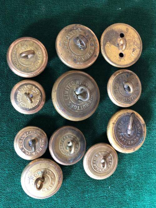 MIXED LOT OF 11 NAVY BUTTONS-DIAMETERS 23,19 AND 17 MM