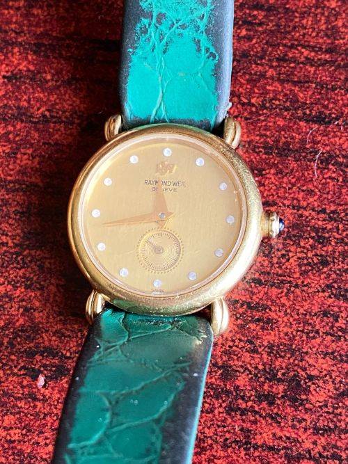 RAYMOND WEIL LADIES WATCH-18 CT GOLD-ELECTROPLATED-DIAMETER ON THIS WATCH IS 14 MM