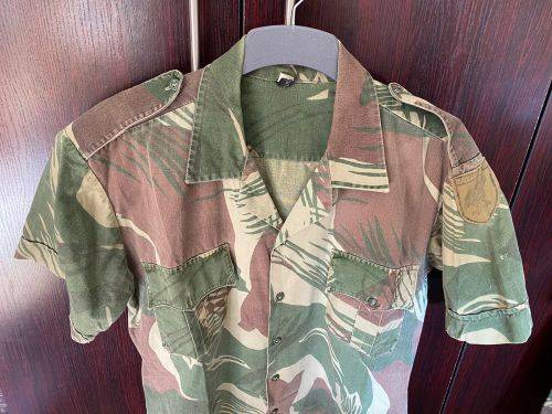 RHODESIAN CAMO SHORT SLEEVE SHIRT -SIZE MEDIUM-MEASURES 55CM ARMPIT TO ARMPIT -MAKERS LABEL PARAMOUN