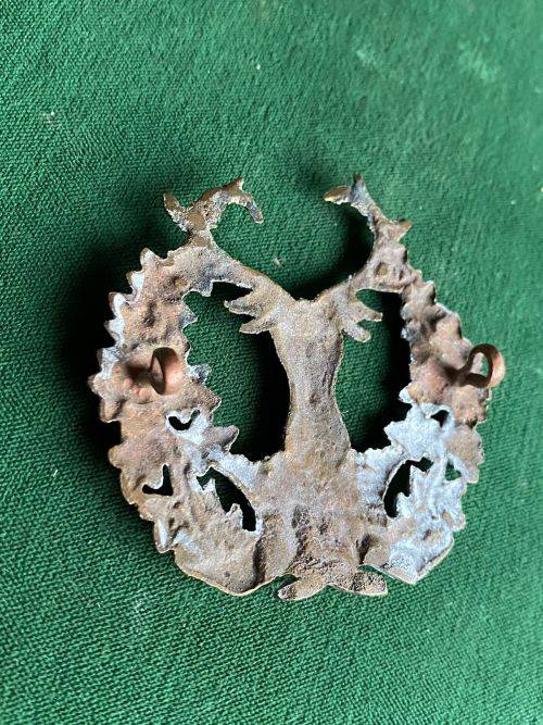 GORDON HIGHLANDERS CAP BADGE-WORN-1881-1958- 2 LUGS