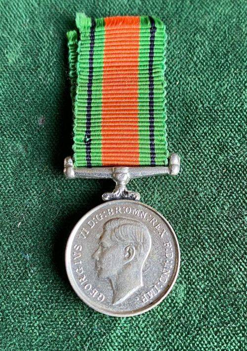 MINIATURE WW2 DEFENCE MEDAL