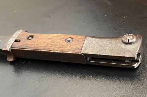 GERMAN WW1 584/98 BAYONET WITH STANDARD WW1 SCABBARD AND LEATHER FROG-OVERALL LENGTH 38,5 CM