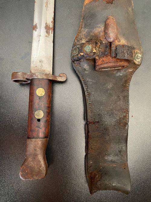 BRITISH 1888 BAYONET MK1 -SECOND PATTERN FOR THE LEE METFORD RIFLE