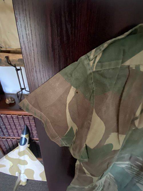 RHODESIA CAMO SHORT SLEEVE SHIRT-SIZE SMALL-MEASURES 50CM ARMPIT TO ARMPIT-PLEASE NOTE DAMAGE-LOOK A