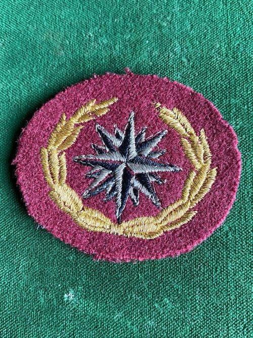 RECCE 5TH ISSUE 1989 COMPASS ROSE-GOLD LUREX WREATH,SILVER LUREX AND BLACK THREAD COMPASS ROSE ON A