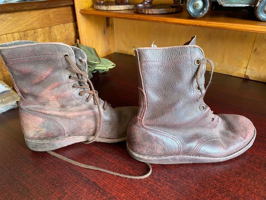 SADF,RECCE ANTI-TRACKING BOOTS-SIZE 9 -WELL USED