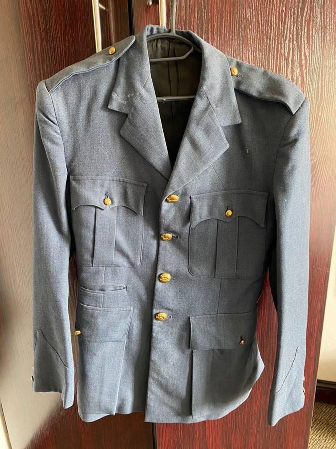 SAAF STEP OUT JACKET-SIZE SMALL-MEASURES 48 CM ARMPIT TO ARMPIT-GOOD CONDITION-NEEDS CLEANING