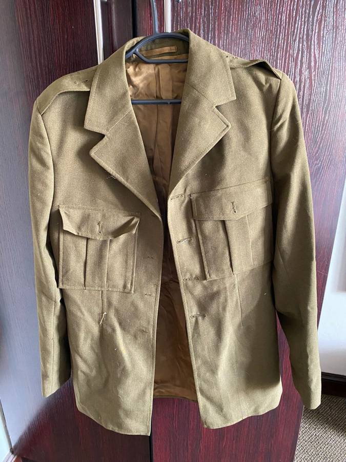 SADF STEP OUT JACKET-NO BUTTONS-SIZE SMALL-MEASURES 45 CM ARMPIT TO ARMPIT-LABELLED