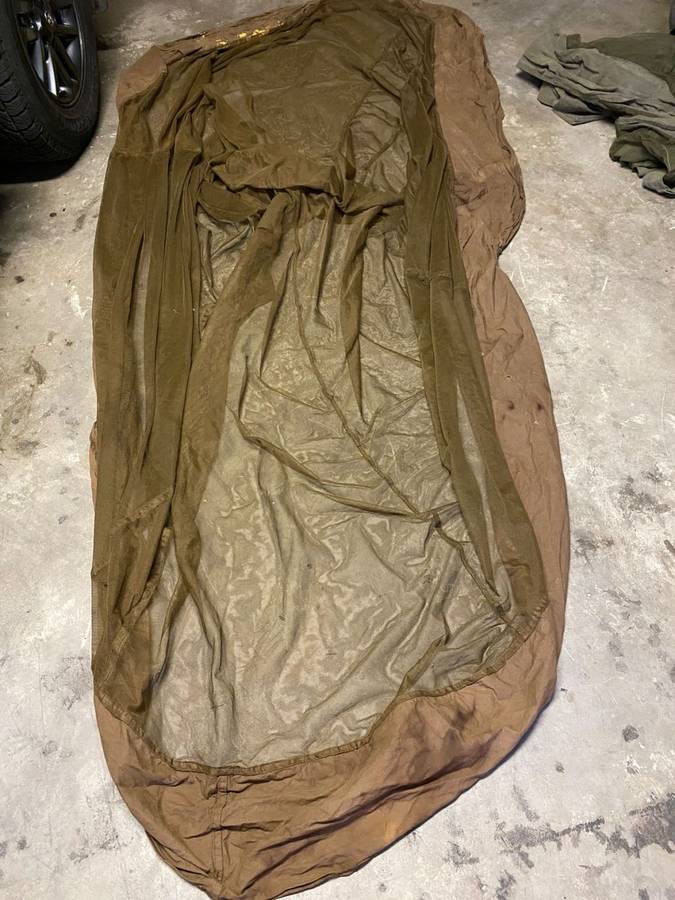 SADF LARGE MOSQUITO NET-MEASURES 1,5X3M-USED BUT GOOD WITH NO HOLES