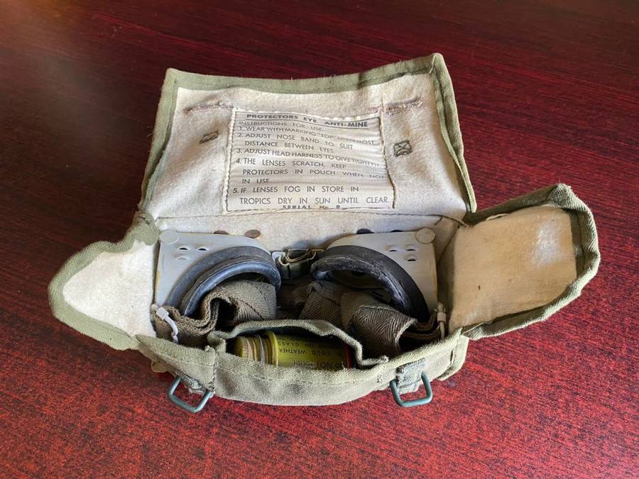 WW2 ANTI MINE BLAST PROTECTOR GOGGLES-ORIGINAL PERIOD ITEM IN COMPLETE AND VERY GOOD CONDITION