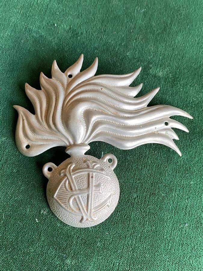 ITALIAN WW2 MILITARY POLICE CAP BADGE LARGE-MEASURES 80 X 85 MM
