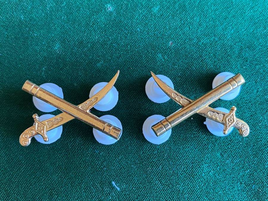 ARMY GENERAL, GILDING METAL,MESS DRESS RANK BADGE-MATCHING PAIR-ALSO WORN BY SAAF,SAMS AND SAP-PINS