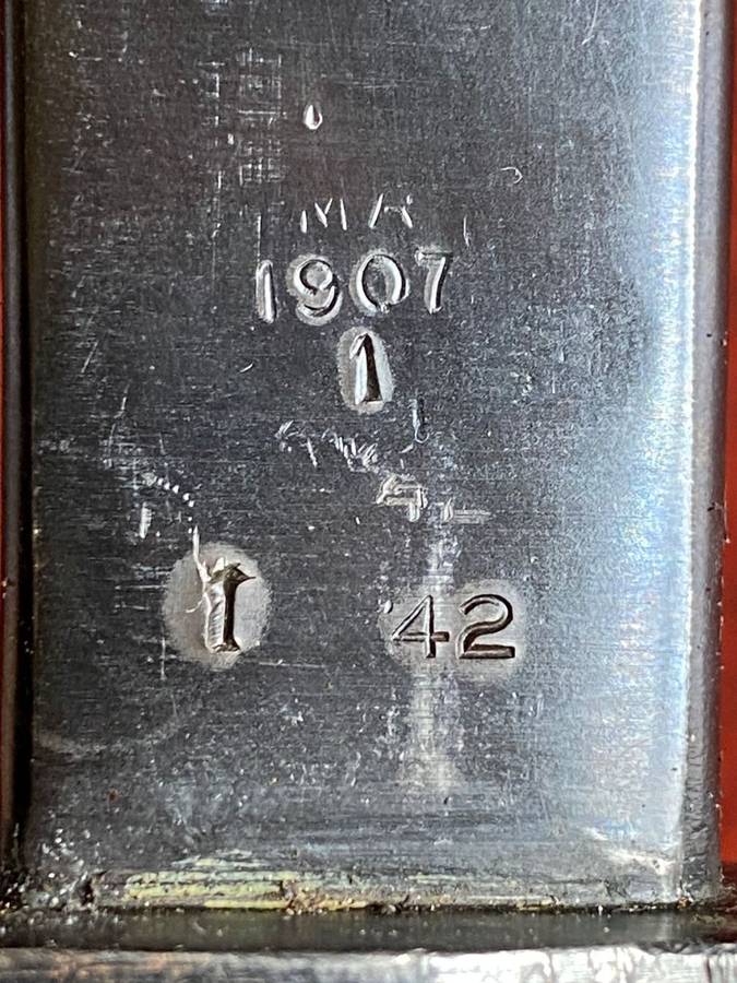 AUSTRAILIAN MADE 1907 BAYONET WITH THE MA(LITHGOW SMALL ARMS FACTORY)MARKINGS ON BLADE AND SLAZ (SLA