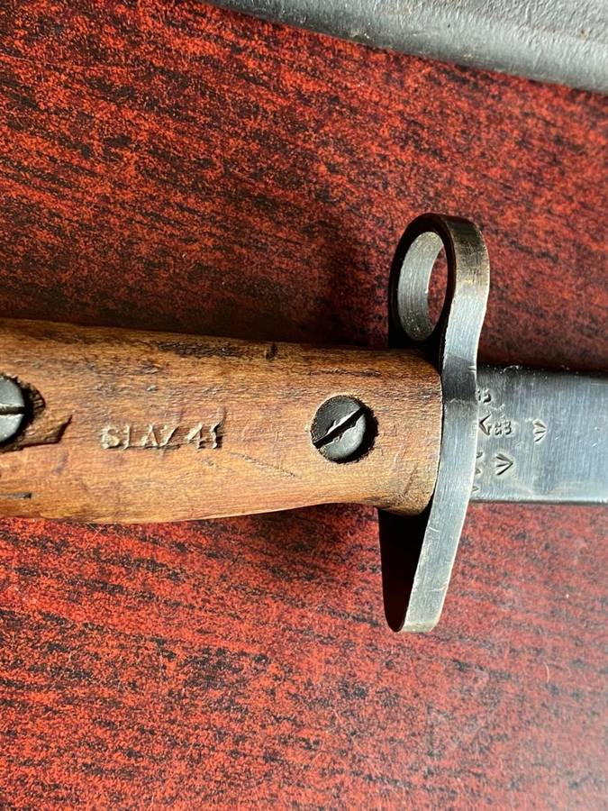 AUSTRAILIAN MADE 1907 BAYONET WITH THE MA(LITHGOW SMALL ARMS FACTORY)MARKINGS ON BLADE AND SLAZ (SLA