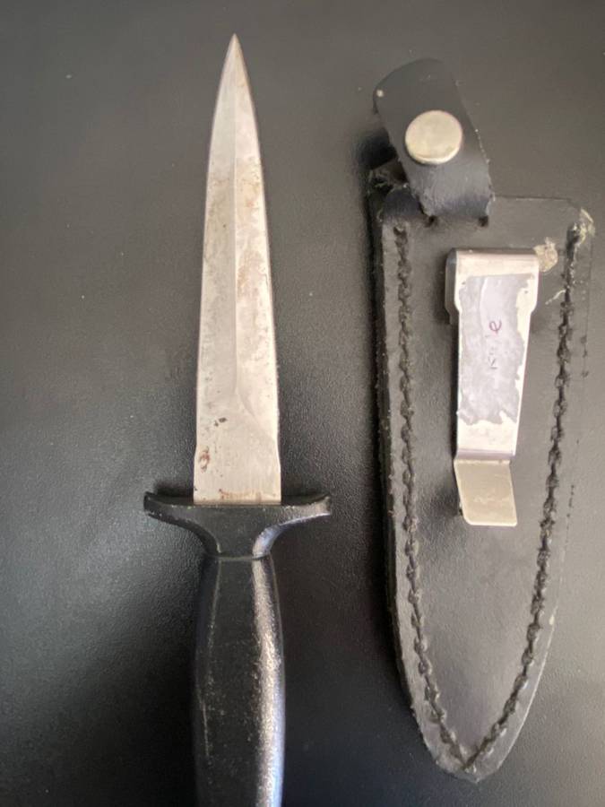 RECCE,GERBER BOOT KNIFE- OVERALL LENGTH 22,5 CM-GOOD CONDITION,NEED SOME CLEANING