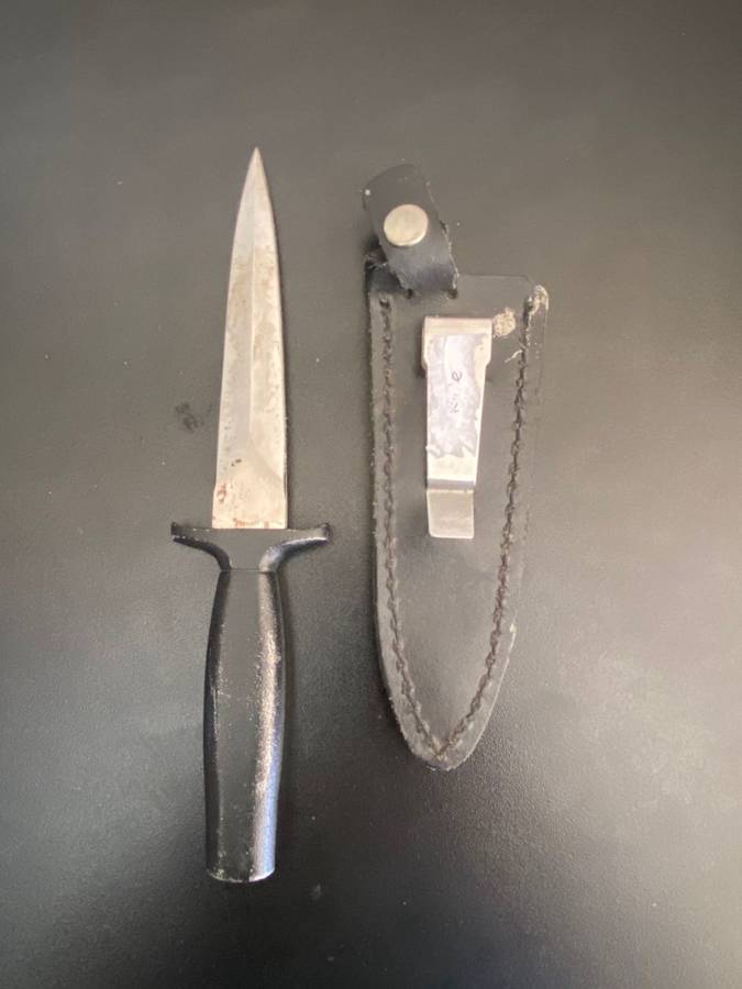 RECCE,GERBER BOOT KNIFE- OVERALL LENGTH 22,5 CM-GOOD CONDITION,NEED SOME CLEANING