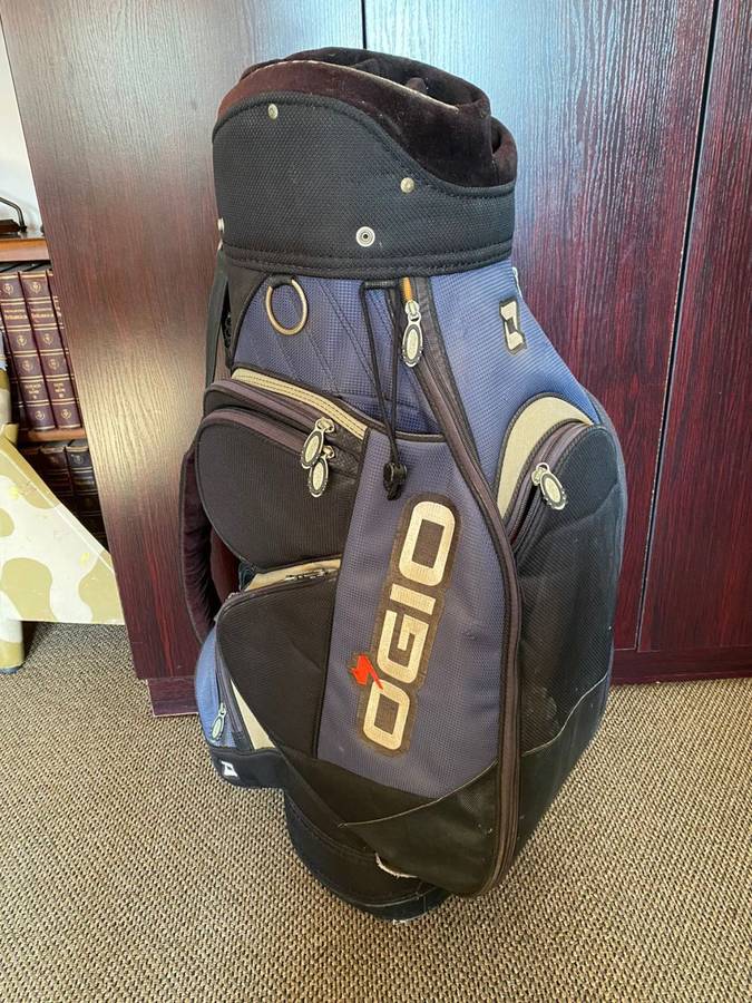 OGIO GOLF BAG-ALL ZIPS WORKING