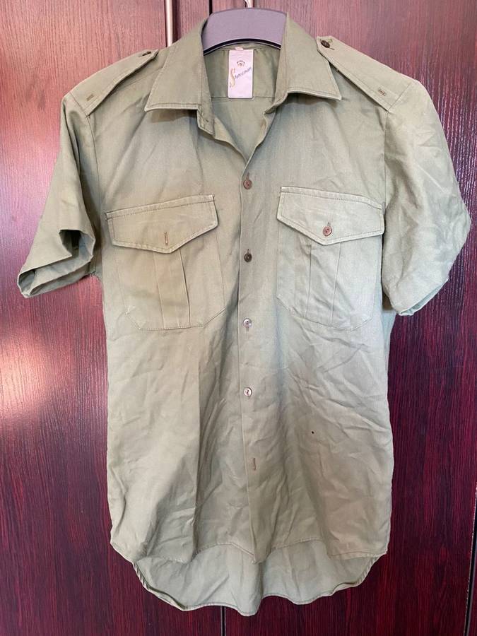 RHODESIAN OLIVE GREEN SHORT SLEEVE SHIRT-SIZE MEDIUM -MEASURES 55CM ARMPIT TO ARMPIT-STATESMAN MAKER