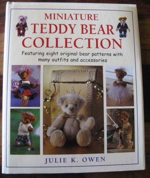 MINIATURE TEDDY BEAR COLLECTION - 1ST EDITION PUBLISHED 2002 - HARDCOVER WITH DUSTCOVER - 95 PAGES
