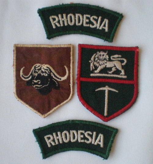 SELECTION OF RHODESIAN CLOTH EMBROIDERED TITLES & SHOULDER FLASHES