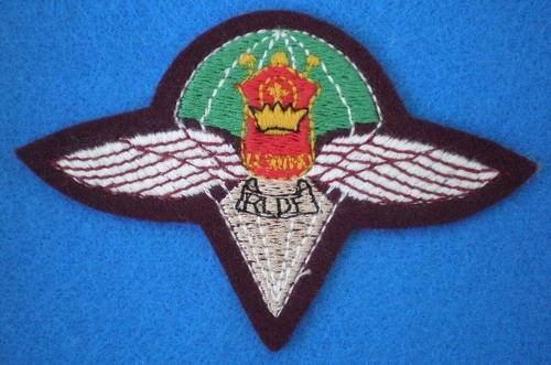 LESOTHO PARACHUTE BERET BADGE-EMBROIDERED ON FELT-ORIGINAL