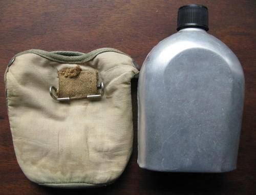 US WATER BOTTLE FROM THE KOREAN WAR-COMPLETE CONDITION