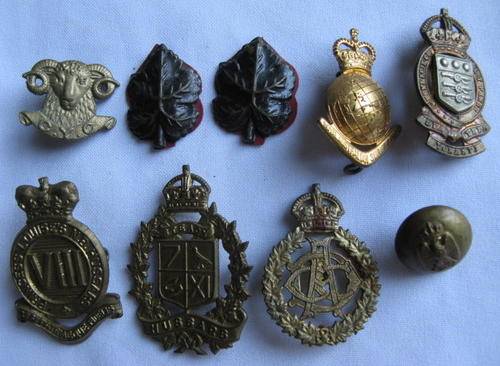 SELECTION OF 9 ITEMS-CANADIAN BADGES-SOLD TOGETHER