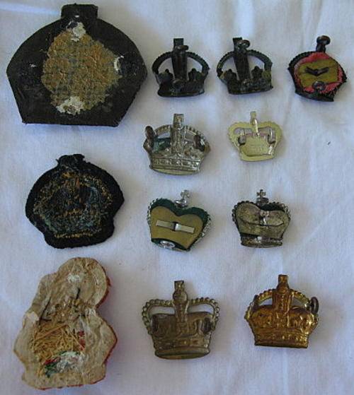 SELECTION OF BRITISH CROWN BADGES SOLD TOGETHER - 12 IN TOTAL