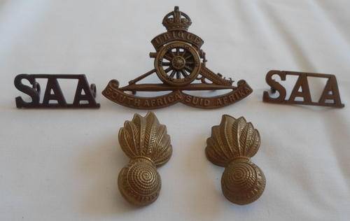 SA ARTILLERY DOUBLE WHEEL GILDING METAL CAP, COLLARS & TITLES WORN 1926 - 59 - LUGS INTACT