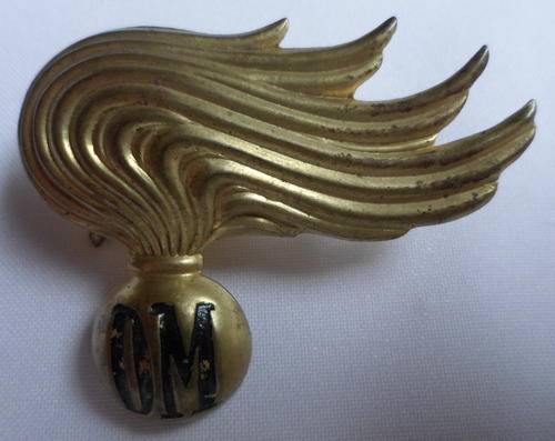 WW2 ITIALIAN CARABIENIERI CAP BADGE,WITH LUGS-MEASURES 51X65 MM