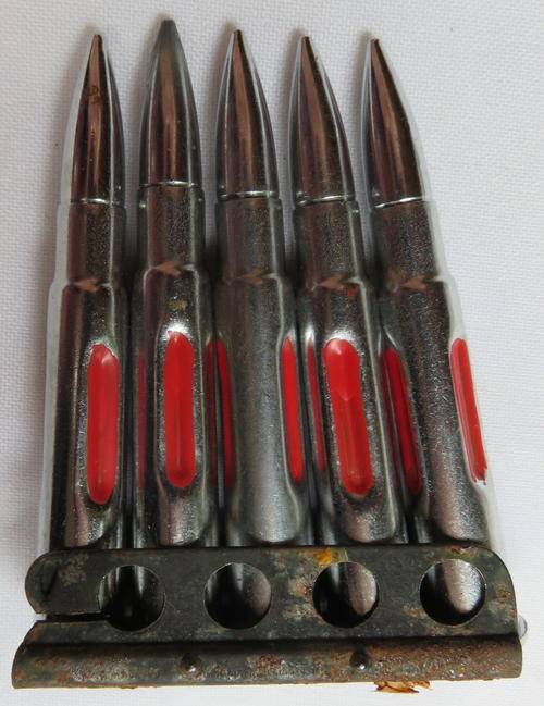 WW2 DUMMY TRAINING .303 ROUNDS WITH CLIP FOR USE WITH THE LEE ENFIELD RIFLE