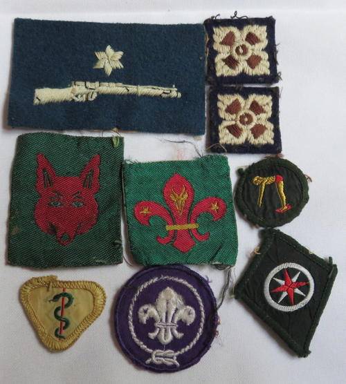SELECTION OF CLOTH SCOUTS BADGES- 9 IN TOTAL