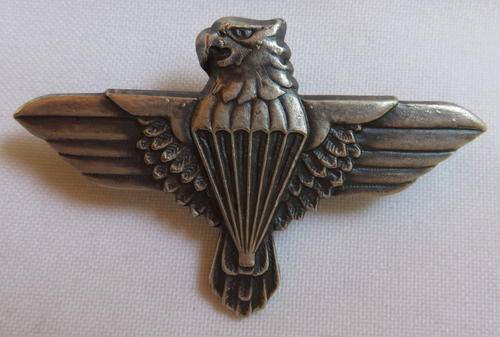 44 PARACHUTE BRIGADE-GREY METAL BERET BADGE-APPROVED IN 1984-TWO PINS