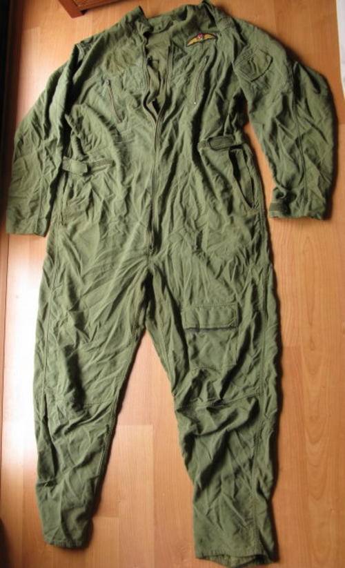 NO. 5362)  SAAF FLYING OVERALL WITH PILOTS WINGS FOR 2000 HOURS FLYING TIME USED 1993.
