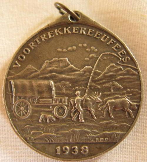 NO. 5566)  VOORTREKKER EEUFEES 1838-1938 MEDALLION - EF+