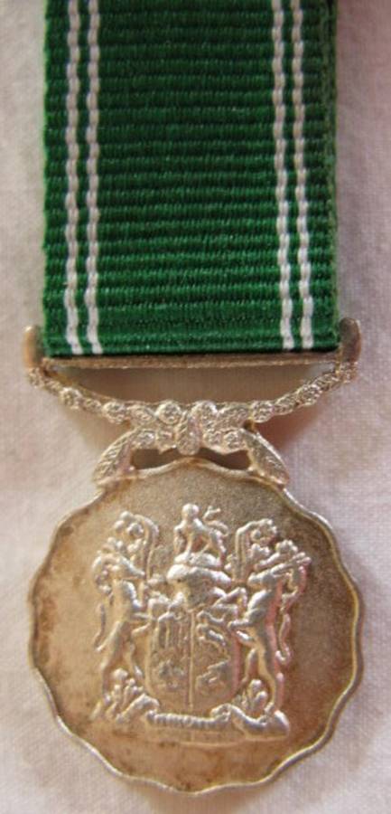 SADF GOOD SERVICE MEDAL SILVER FOR PERMANENT FORCE MEMBERS.  MINIATURE - 20 YEARS