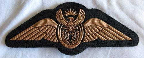 SAAF TUPPER PILOT'S WINGS POST 2003 BRONZE.