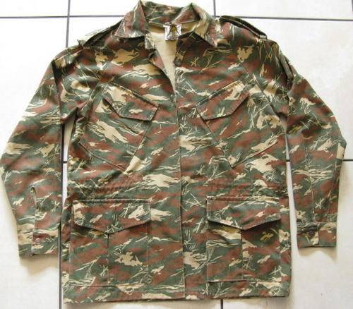 KOEVOET CAMO PATTERN JACKET SIZE MEDUIM.  MEASURES 55CM ARMPIT TO ARMPIT