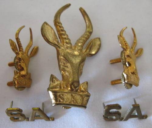 SA INFANTRY CORPS GILDING METAL CAP + COLLARS + TITLES WORN POST JAN 1953.  LUGS INTACT