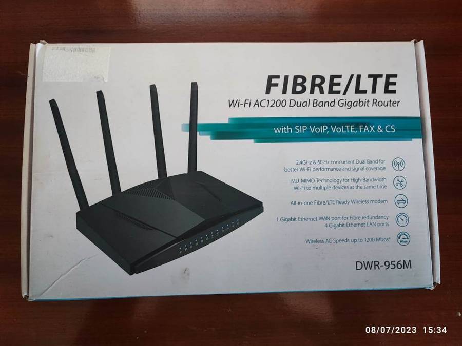 D-Link FIBRE/LTE DWR-956M Wi-Fi ac 1200 Dual Band Gigabit Router (takes sim card or fibre)