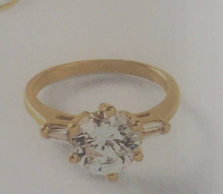BEAUTIFULL 24 CT GP LADIES RING - NO RESERVE!