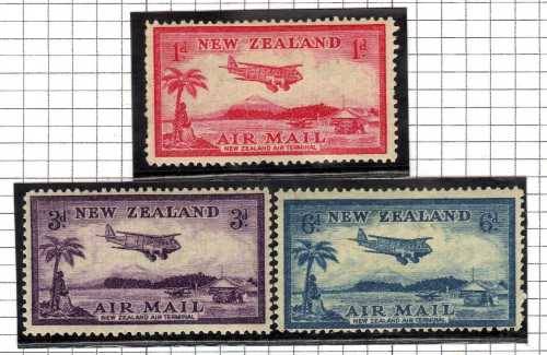 NEW ZEALAND 1935 AIR SET OF 3 MOUNTED MINT. SG 570-2. CAT 11 POUNDS. (2022)