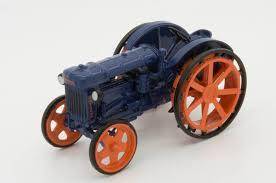 1945 Fordson E27N die cast model