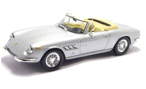 Ferrari 330 GTS die cast model