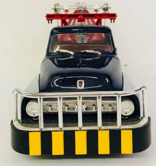 1953 Ford F-100 Wrecker Tow Truck 1/18 die cast model