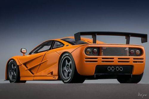 McLaren F1 GTR 1/18 UT Models die cast model.