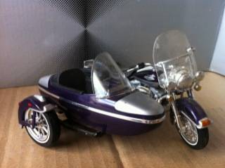Harley Davidson with sidecar 1/18 die cast model