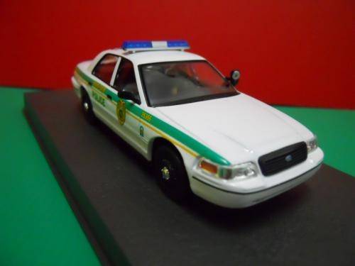 Ford Crown Victoria Police Interceptor James Bond die cast model